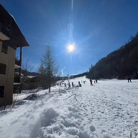 Au Pied Des Pistes - Station Familiale Apartman