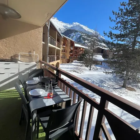 Apartment Au Pied Des Pistes - Station Familiale *